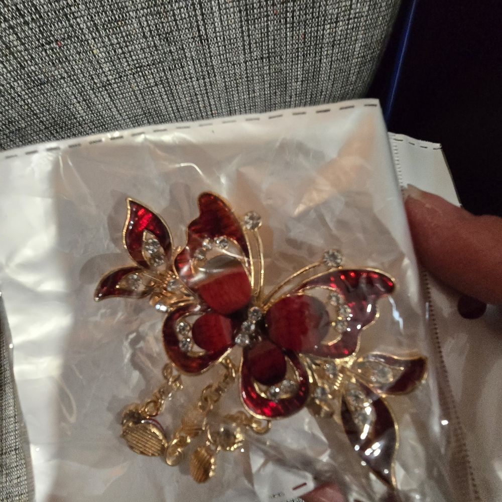 Elegant Red and Gold Butterfly Hair Clip